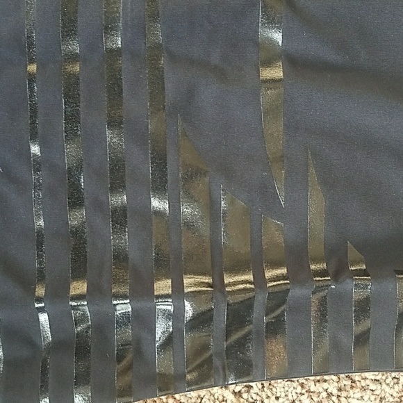 Top - Picture 2 of 4